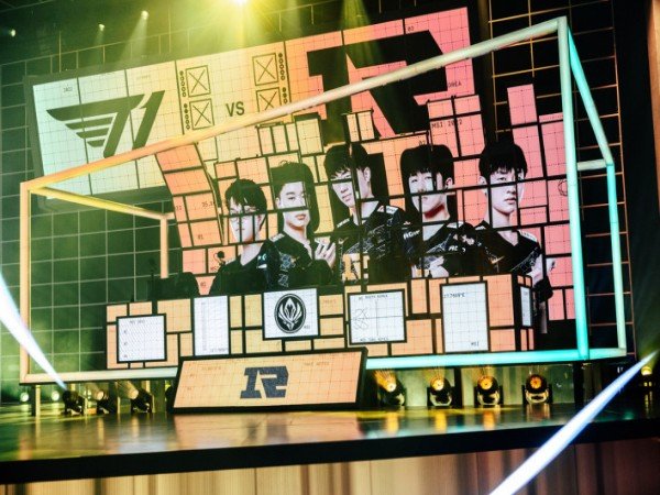 Menangi Drama 5 Game atas T1, Royal Never Give Up Juara MSI 2022