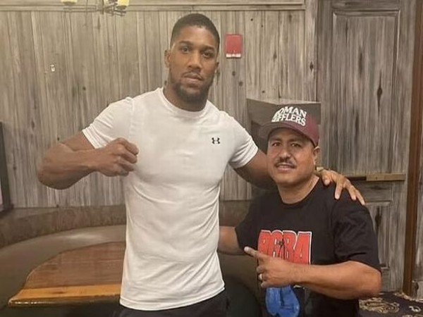 Eddie Hearn Sebut Anthony Joshua Buat Keputusan Sendiri Soal Merekrut Robert Garcia
