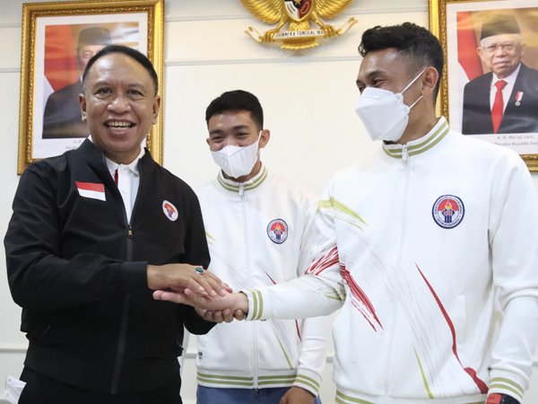 Menpora RI, Zainudin Amali bersama atlet panjat tebing saat menerima kunjungan FPTI