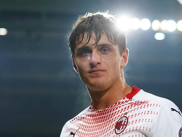 Striker muda AC Milan Lorenzo Colombo