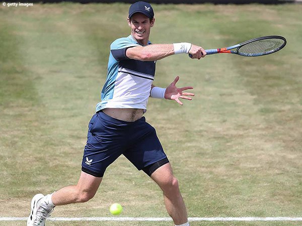Andy Murray tak biarkan Stefanos Tsitsiaps melangkah lebih jauh di Stuttgart