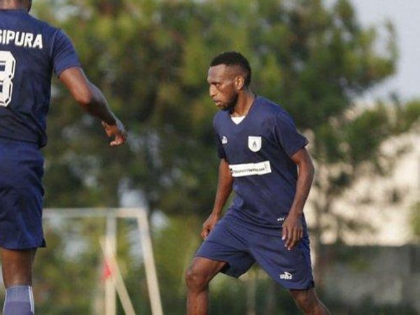 Elisa Basna resmi berlabuh di Persita Tangerang