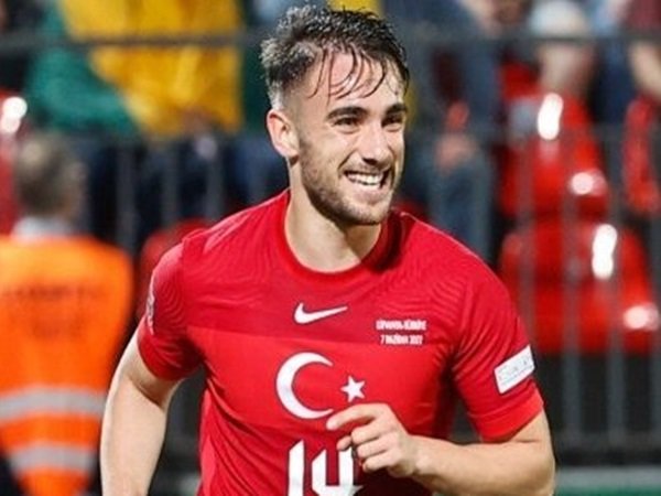 Lazio pantau Yunus Akgun