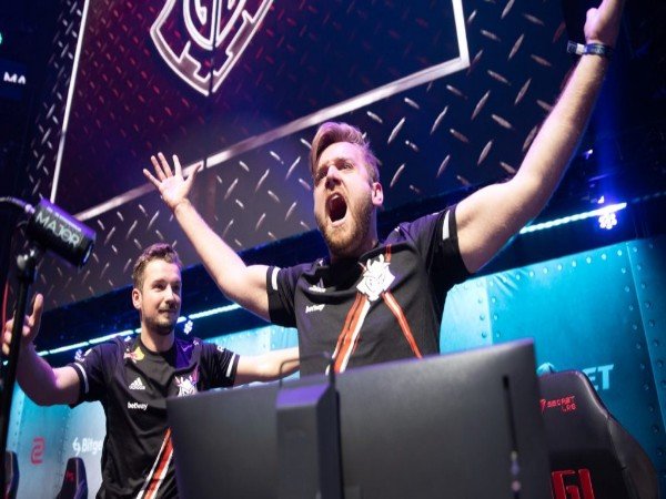 Laga Pembuka BLAST Premier Spring Final, NiKo Bantu G2 Menang Comeback