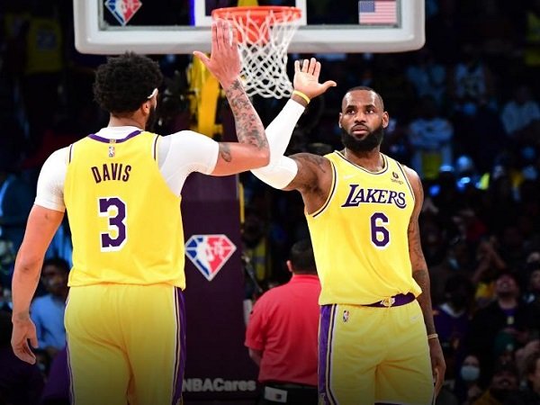 LeBron James yakin Anthony Davis akan kembali tampil garang di NBA 2022-2023.