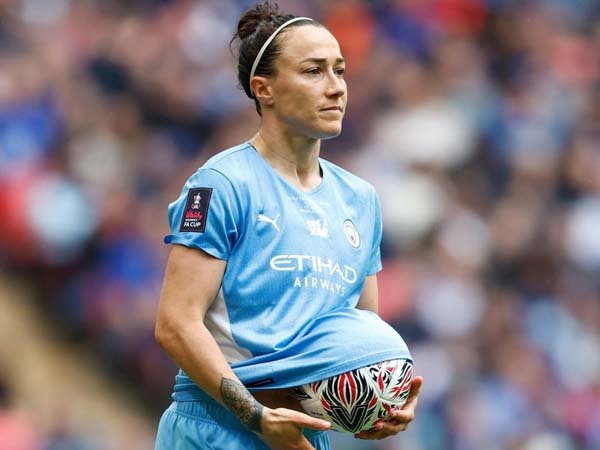 Barcelona Resmi Datangkan Lucy Bronze dari Man City