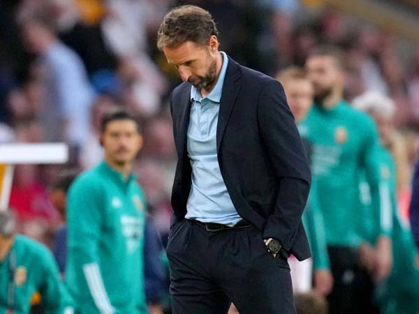 Inggris Disoraki Pendukung Sendiri, Southgate Ambil Tanggung Jawab