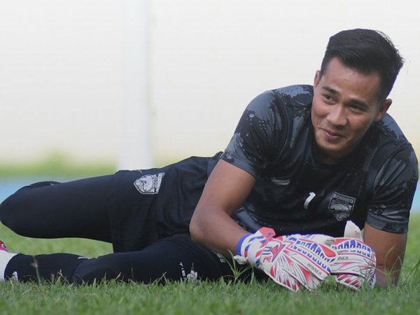 Kiper Borneo FC, Angga Saputro
