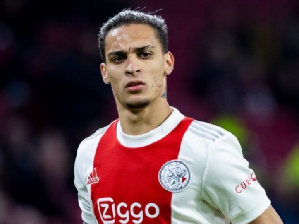 Ajax pasang harga mahal untuk pemain-pemainnya yang diincar MU