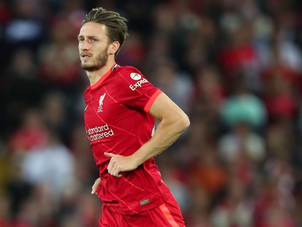 Celtic Inginkan Ben Davies, Liverpool Tetapkan Harga