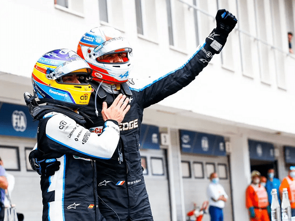 Esteban Ocon ingin terus bekerjasama dengan Fernando Alonso.