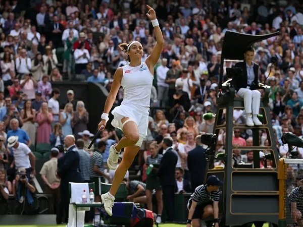 Caroline Garcia buyarkan mimpi Emma Raducanu di Wimbledon