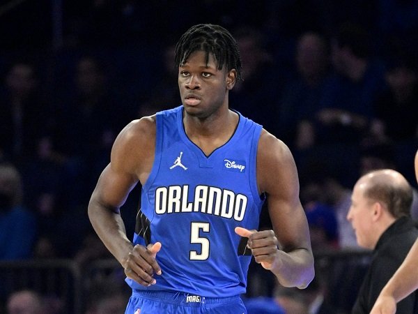 Los Angeles Lakers dikabarkan tertarik pakai jasa Mo Bamba.
