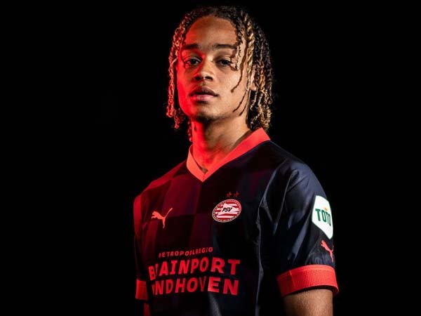 Wonderkid Paris Saint-Germain Resmi Gabung ke PSV