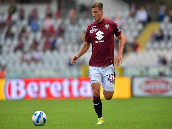 Fiorentina siap mengajukan tawaran perdana kepada Leicester City untuk memboyong Dennis Praet ke Artemio Franchi / via Getty Images