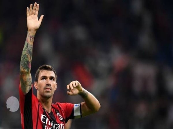 Lazio selangkah lagi amankan Romagnoli