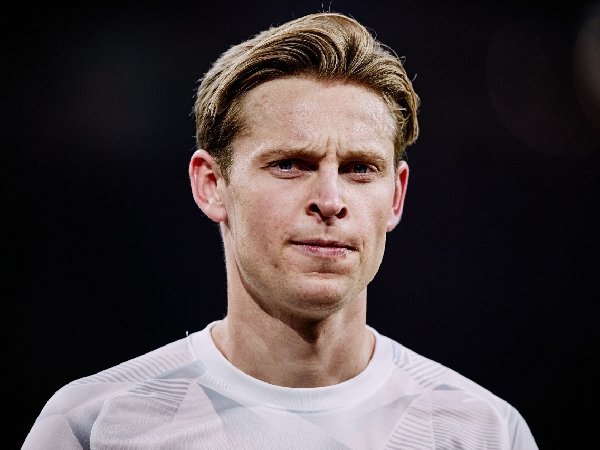 Barcelona kembali tegaskan pada MU bahwa Frenkie de Jong tak dijual
