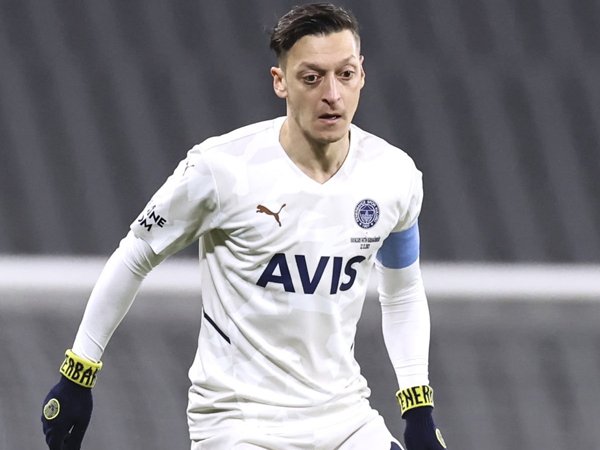 Fenerbahce Putus Kontrak Mantan Gelandang Jerman, Mesut Ozil