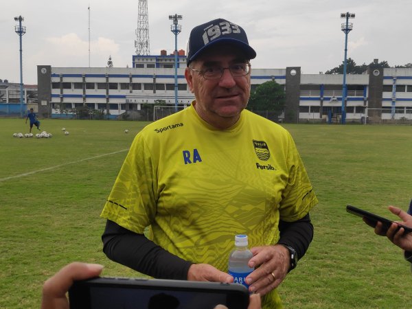Pelatih Persib, Robert Rene Alberts