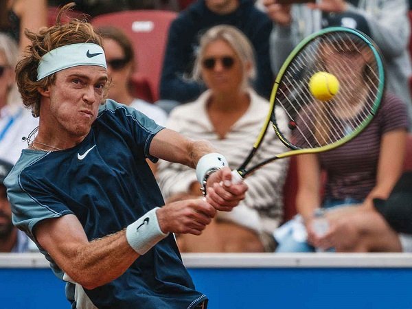 Andrey Rublev jegal langkah Federico Coria di Bastad