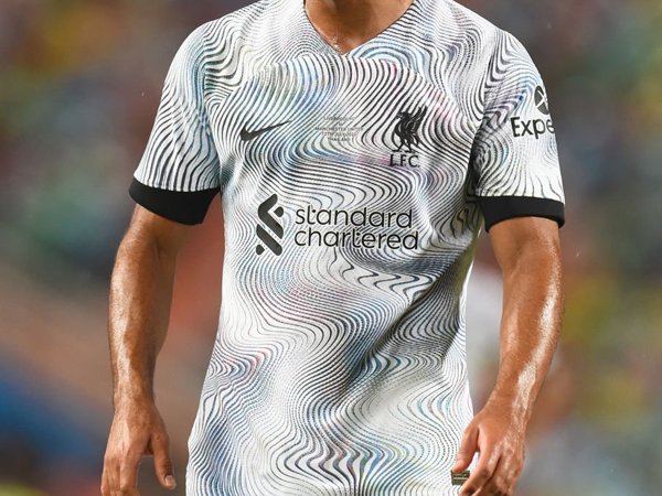 Liverpool Perpanjang Kemitraan dengan Sponsor Utama Selama 4 Tahun Lagi