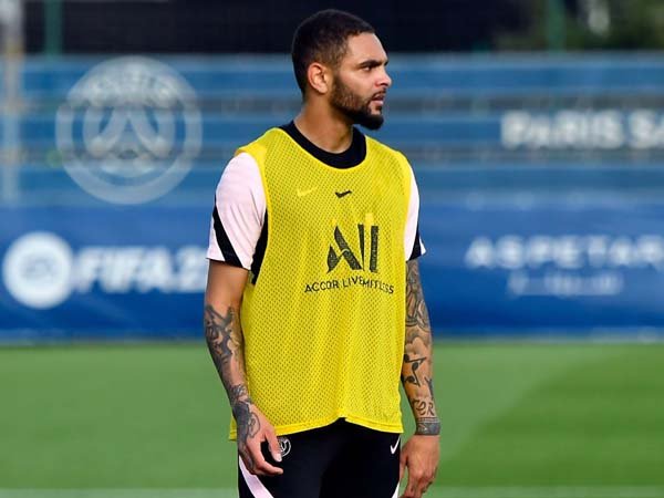 West Ham Ingin Pinjam Layvin Kurzawa dari PSG