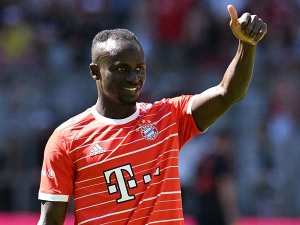 Mendy Ikut Komentari Kepergian Mane dari Liverpool