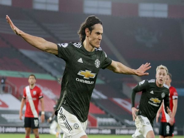 Edinson Cavani sesaat setelah mencetak gol