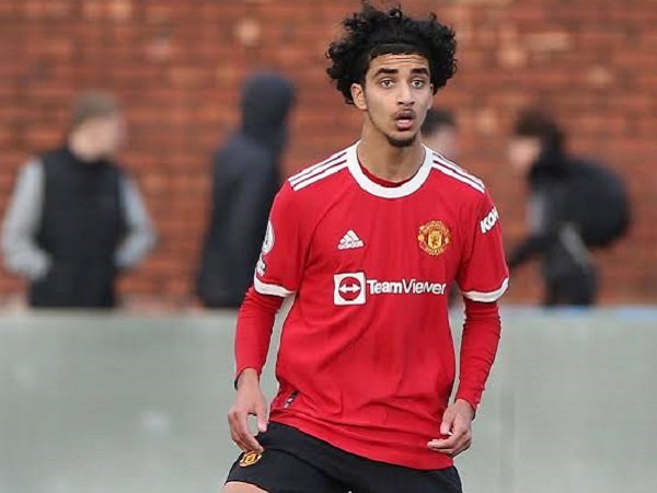 Erik ten Hag pertahankan Zidane iqbal di Man United
