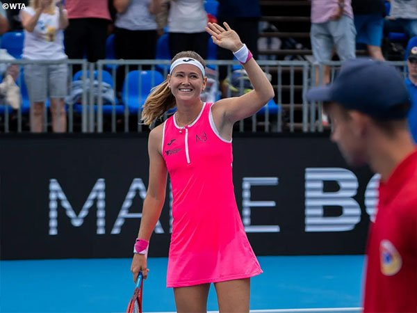 Marie Bouzkova hadang Anastasia Potapova demi trofi di Praha