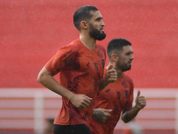 Dua pemain asing Borneo FC, Javlon Guseynov dan Jonathan Bustos diharapkan siap tampil kontra Persib Bandung