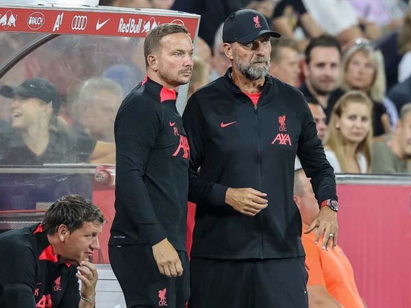 Lijnders Bagikan Kisah Spesial Klopp yang Mengubah Hidup dan Kariernya