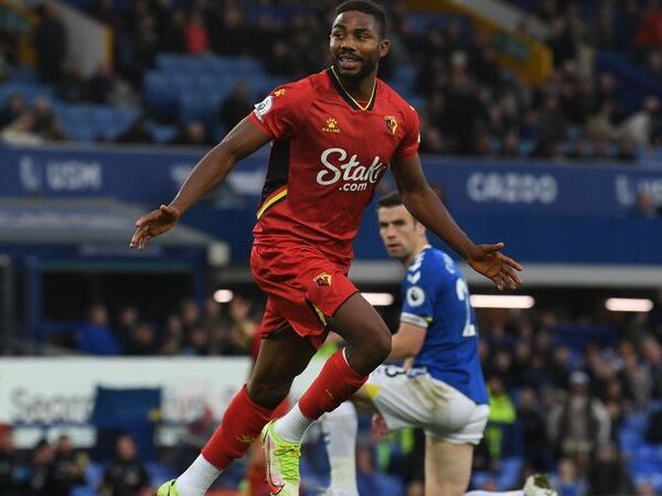 Emmanuel Dennis bahagia di Watford.
