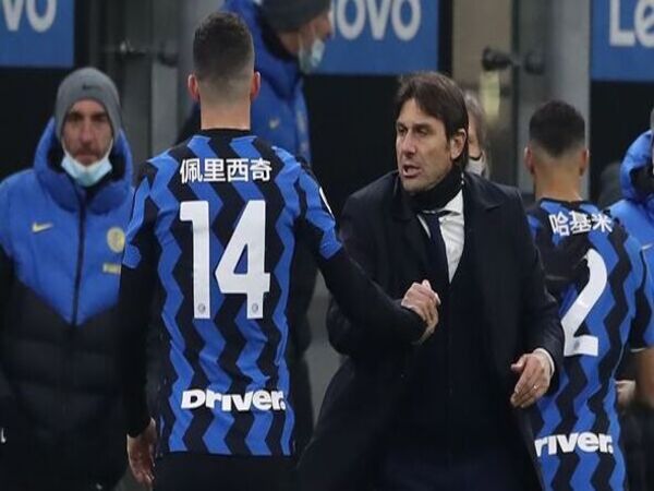 Antonio Conte menantikan dampak positif Ivan Perisic bagi Tottenham Hotspur / via Getty Images