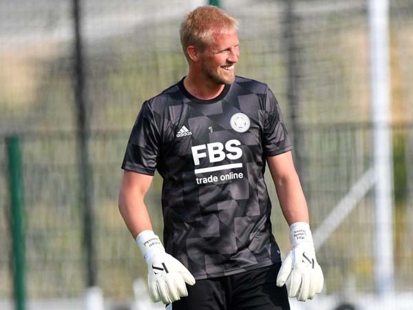 Schmeichel Resmi Akhiri Karier 11 Tahun Bersama Leicester