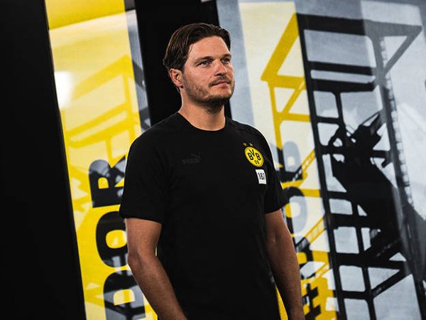 Pelatih Borussia Dortmund Edin Terzic
