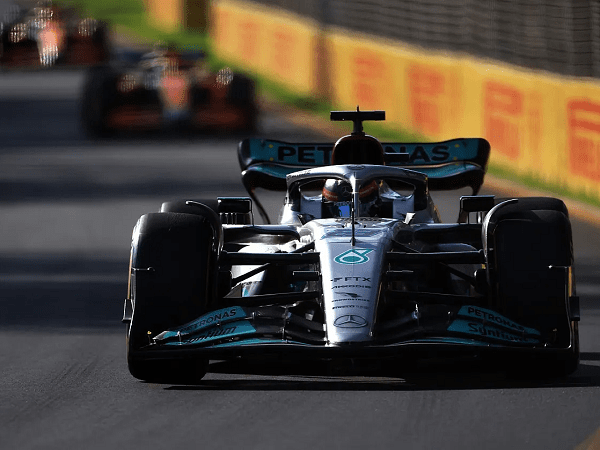 George Russell sebut Mercedes harus bersabar dalam kembangkan mobil.