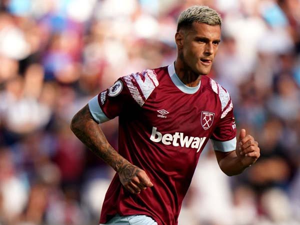 Scamacca Senang dengan Sambutan Pendukung West Ham