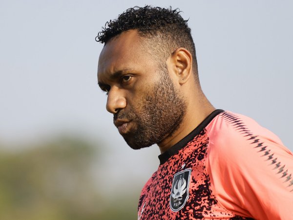 Penyerang PSIS Semarang Titus Bonai atau Tibo