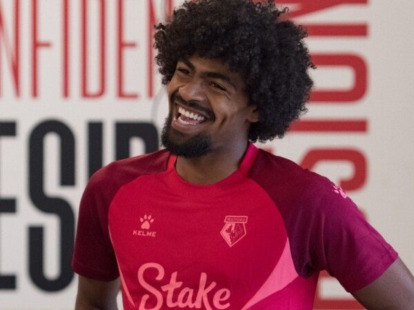 Hamza Choudhury dipinjamkan ke Watford.