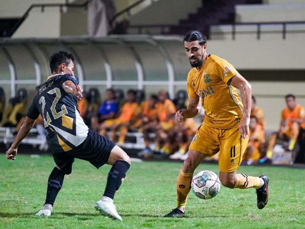 Winger asing Bhayangkara FC, Younes Mokhtar