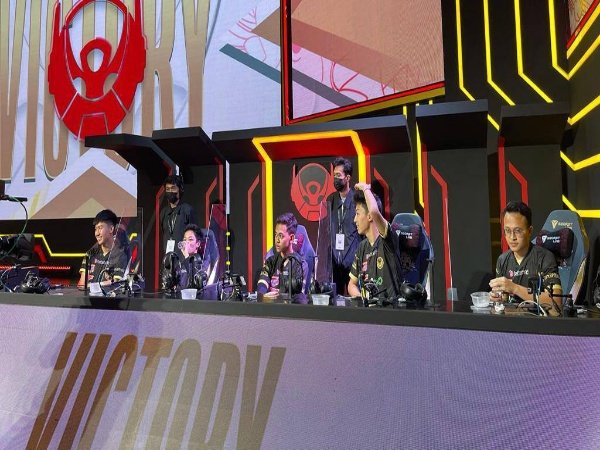 MPL ID S10: Debut Manis Starlest Sebagai Pelatih, BTR Alpha Libas RBZ