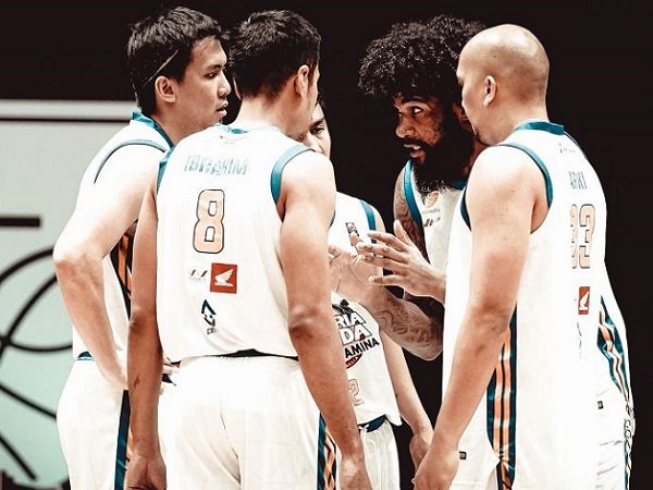 Skuat Satria Muda menangkan laga pertama babak playoff IBL.