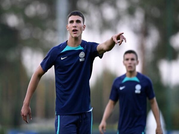 Chelsea dilaporkan tinggal selangkah lagi bakal mendapatkan servis wonderkid milik Inter Milan yaitu Cesare Casadei / via Getty Images