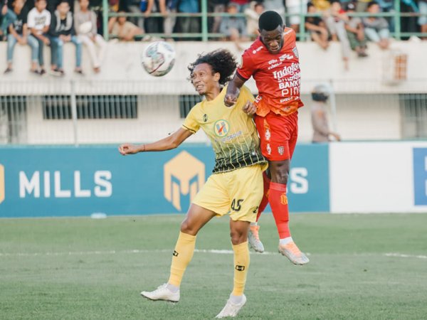 Laga Barito Putera kontra Bali United