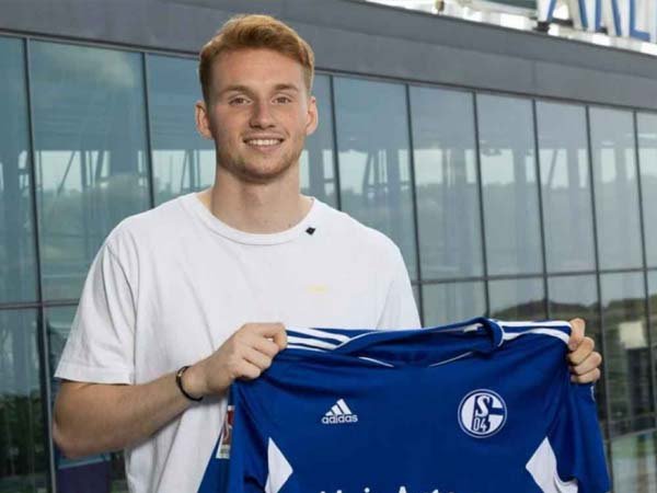 Liverpool Perpanjang Kontrak Sepp van den Berg dan Langsung Dipinjamkan