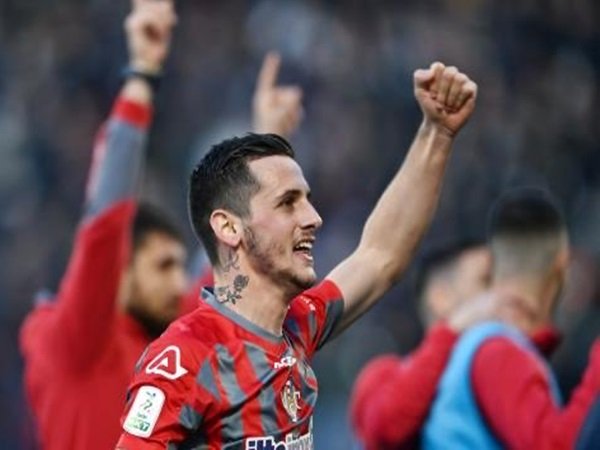 Bek kiri incaran Lazio