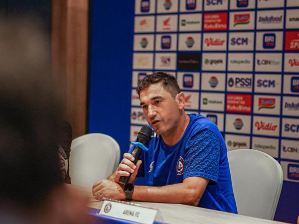 Arema FC depak Eduardo Almeida dari kursi pelatih