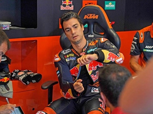 KTM Factory Racing bicara soal kemungkinan Dani Pedrosa tampil di MotoGP Valencia.