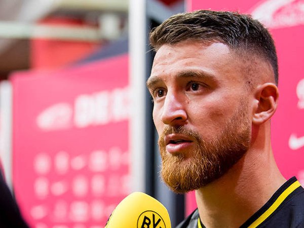 Gelandang Borussia Dortmund Salih Ozcan